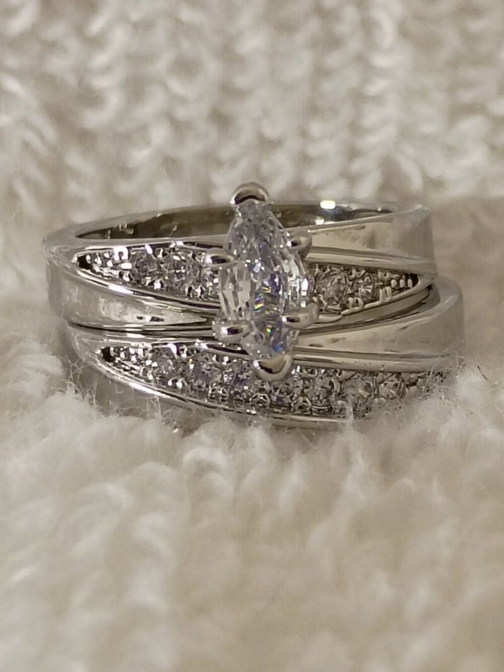 Size 7 Beautiful Marquise 3A Zirconia – Bridal / Engagement Wedding Ring Set